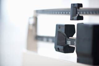 How to lose stomach fat in bed image 1