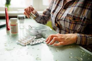 Celecoxib at approved dosages was associated with similar or lower cardiovascular, gastrointestinal, and renal risk for adverse events compared with ibuprofen and naproxen in OA and RA Celecoxib at approved dosages was associated with similar or lower cardiovascular, gastrointestinal, and renal risk for adverse events compared with ibuprofen and naproxen in OA and RA