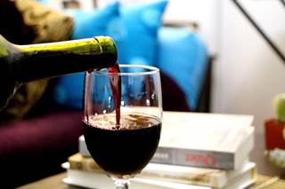 Moderate consumption of alcohol is associated with increased radiological progression in women, but not in men, with early RA. Moderate consumption of alcohol is associated with increased radiological progression in women, but not in men, with early RA.