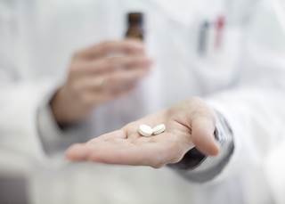 Medication adherence in patients with gout who are starting allopurinol therapy is poor, particularly in women, younger patients, and patients with fewer comorbidities. Medication adherence in patients with gout who are starting allopurinol therapy is poor, particularly in women, younger patients, and patients with fewer comorbidities.