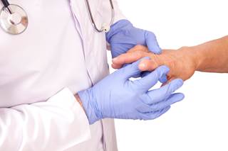 Rheumatology visits, use of laboratory monitoring, and diagnostic imaging did not increase during treat-to-target interventions in rheumatoid arthritis. Rheumatology visits, use of laboratory monitoring, and diagnostic imaging did not increase during treat-to-target interventions in rheumatoid arthritis.